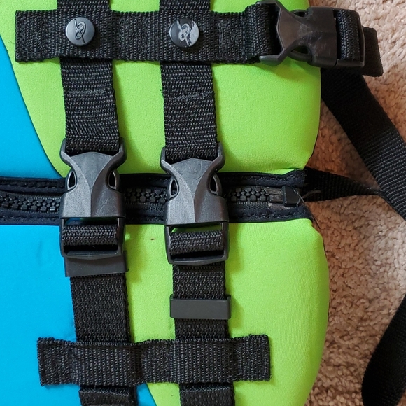 XPS  Blue and green type 3 child type 3 child safety swim vest - Picture 2 of 10